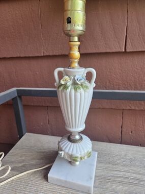 VTG Underwriters Laboratories Porcelain Bone China Italian Marble Lamp # 98,561